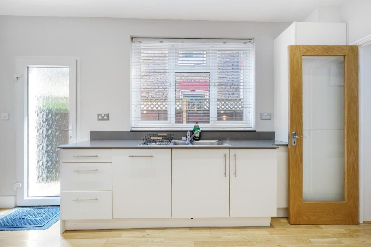 Luxury 3 Bedroom 2 Bathroom House, Fulham By 360Stays London Exterior foto